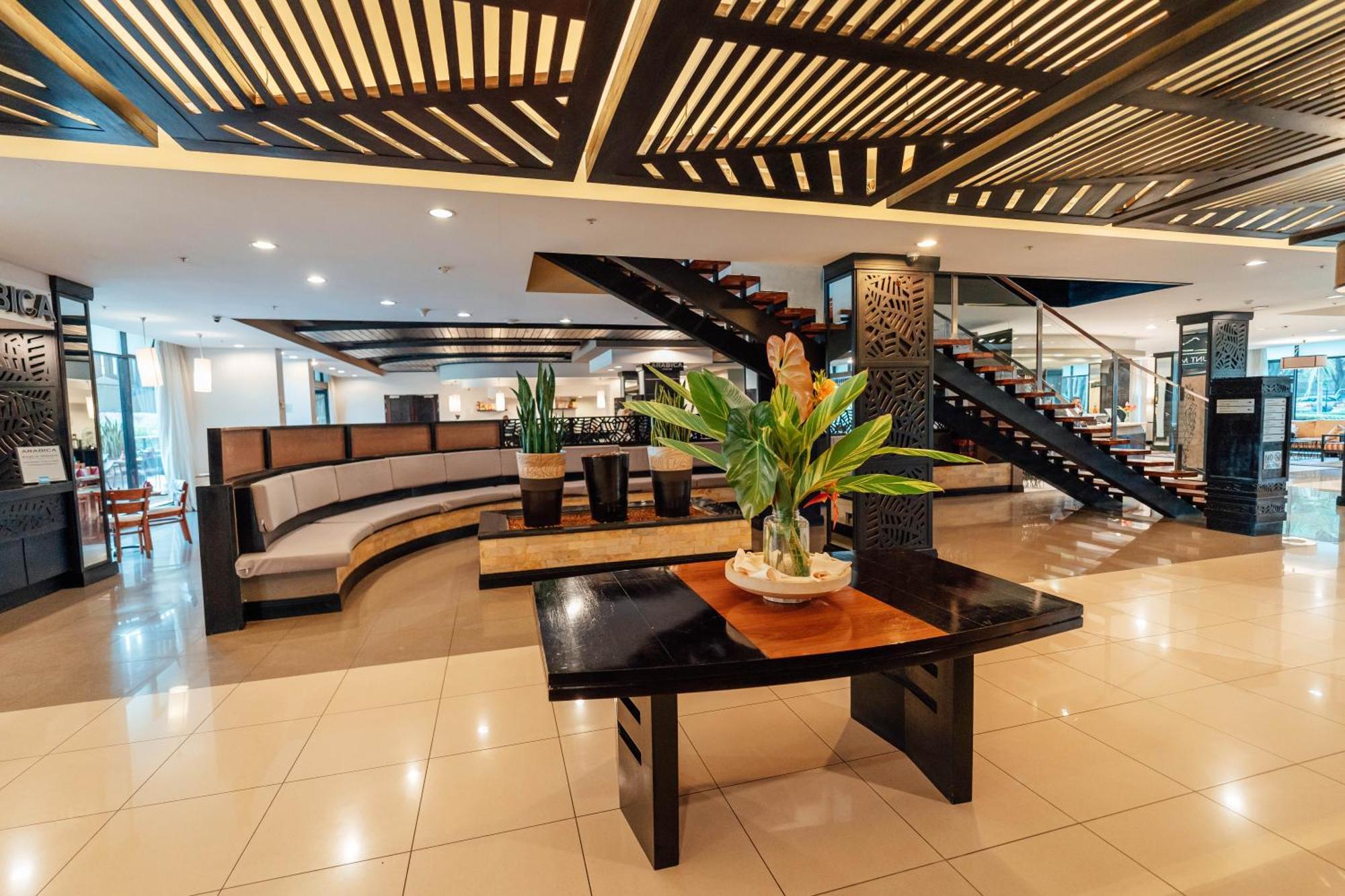 Mount Meru Hotel Аруша Экстерьер фото