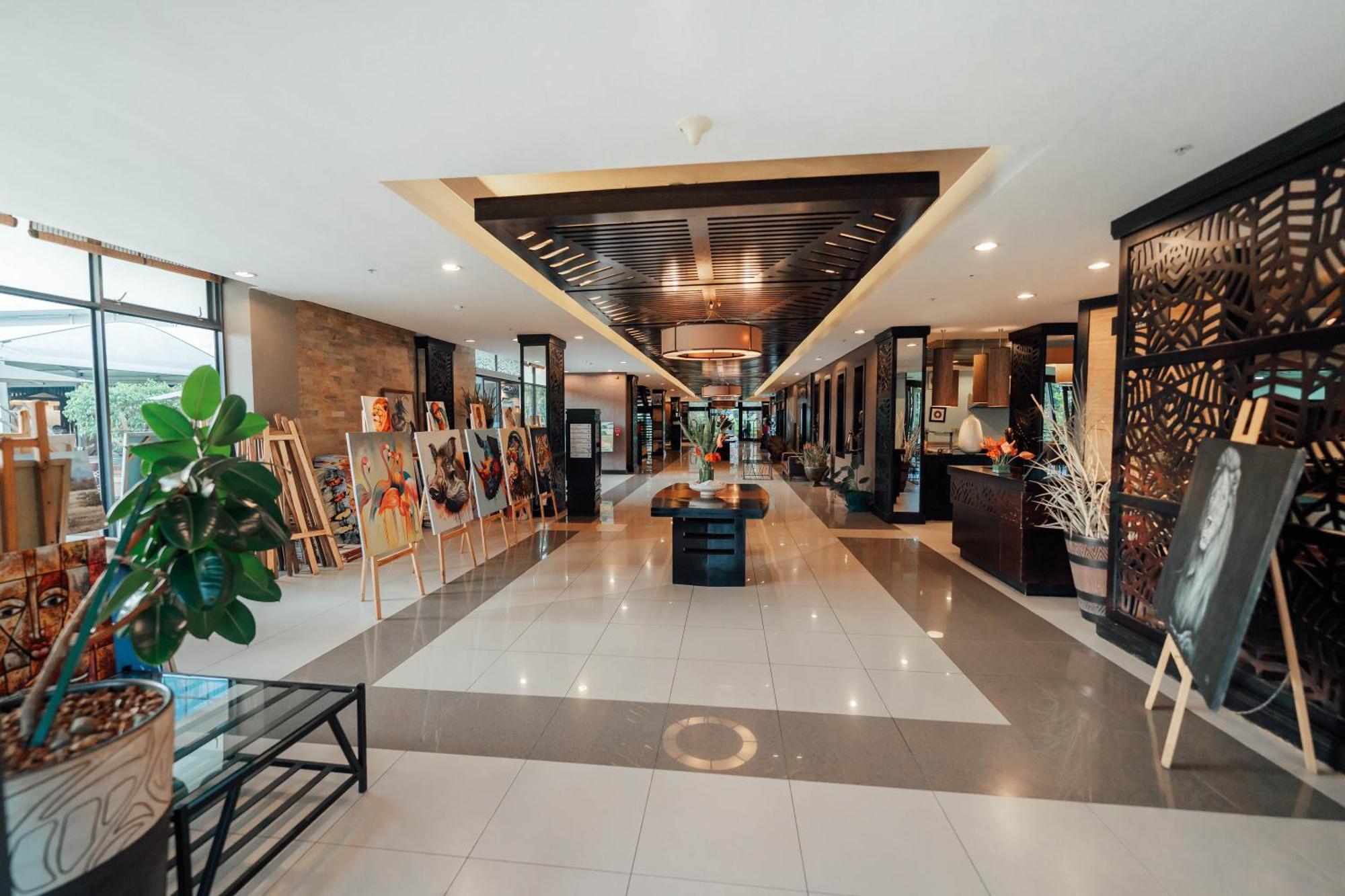 Mount Meru Hotel Аруша Экстерьер фото