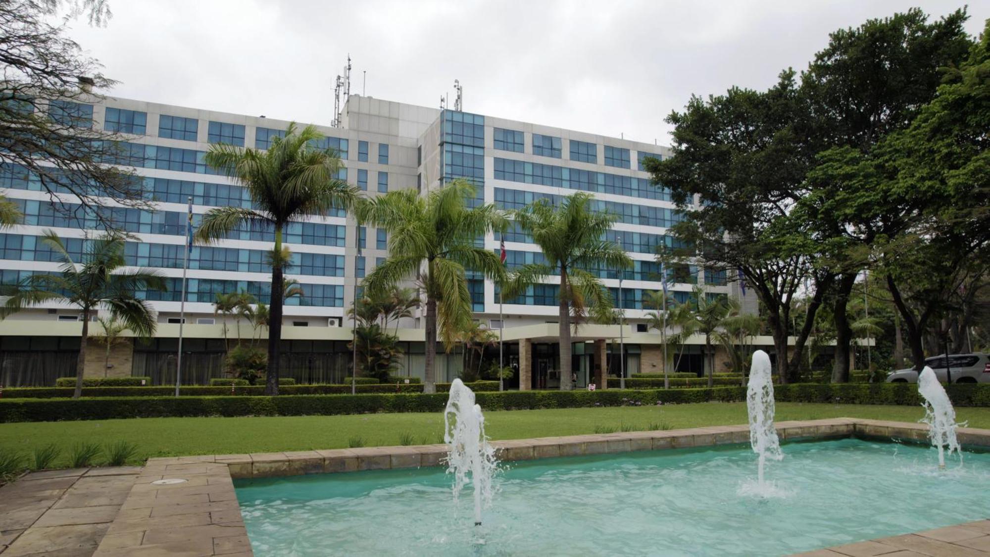 Mount Meru Hotel Аруша Экстерьер фото