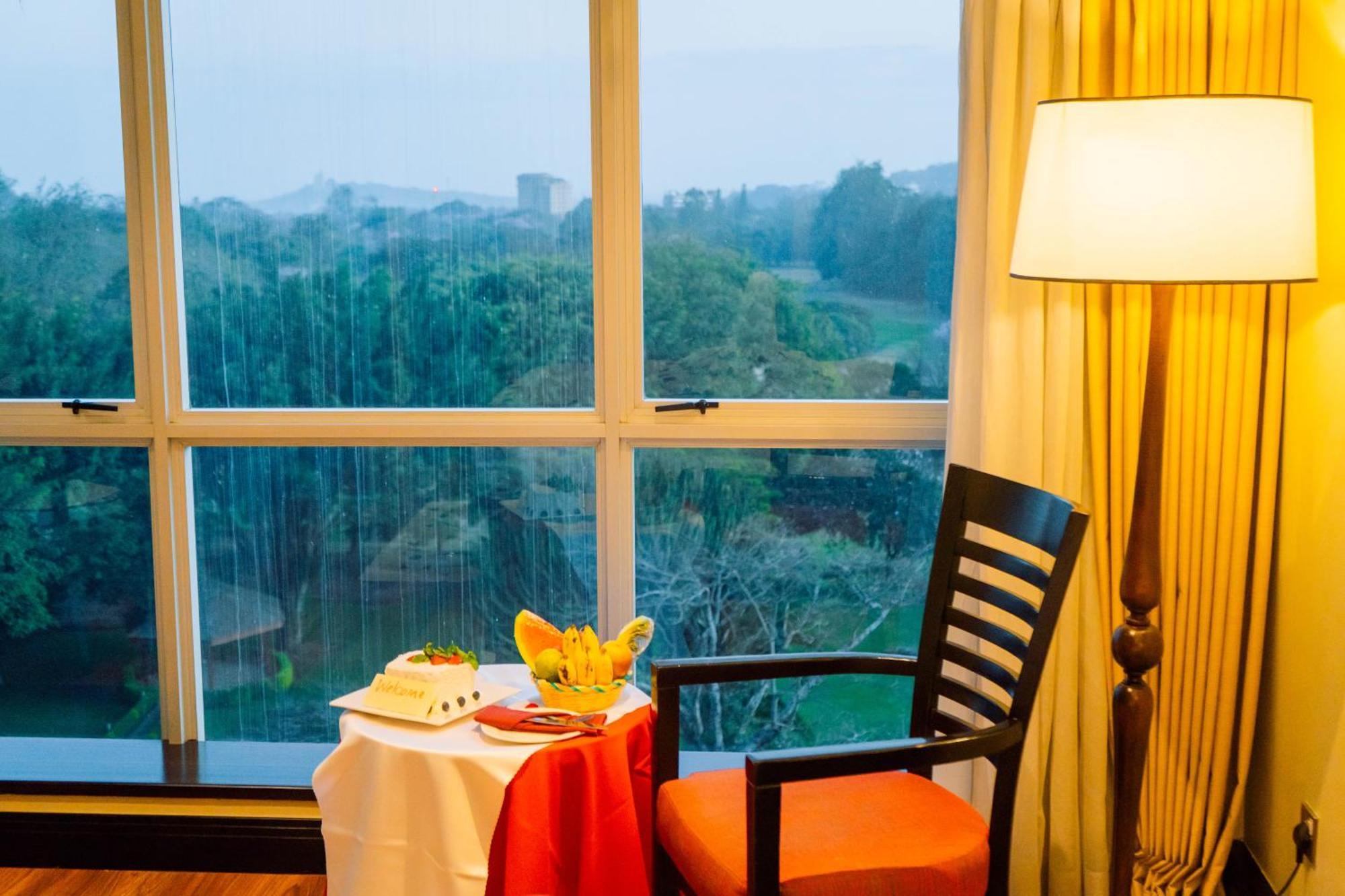 Mount Meru Hotel Аруша Экстерьер фото