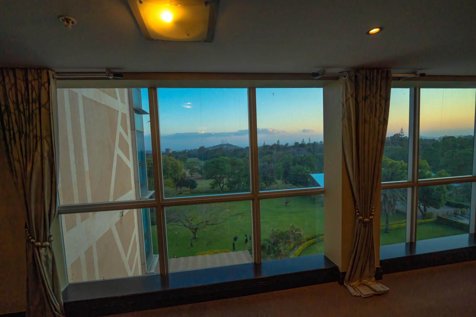 Mount Meru Hotel Аруша Экстерьер фото